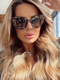 “Élégance et Style avec les Lunettes de Soleil Œil de Chat Eleanor: Noir, Blanc, Rouge ou Léopard?”