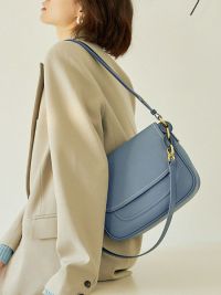 “Élégance et Style: Découvrez le Sac Bandoulière Femme Everly en Cuir Véritable Blanc/Bleu – Un Accessoire Indispensable”