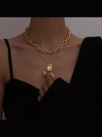 “Découvrez le Charme Vintage du Collier Oversize en Titane Plaqué Or 18 Carats à Double Couche – Clover”