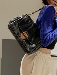“Le Sac Bandoulière Femme Julia: Un Mélange Parfait de Style Vintage et de Fonctionnalité”