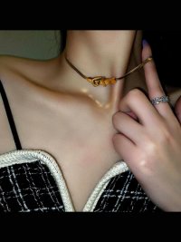 “Sublimez votre Style avec le Collier Chaîne Cubaine Tour de Cou en Acier Inoxydable Titane Plaqué Or 18 Carats – Lyla”