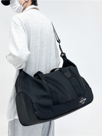 “Découvrez le Sac de Sport – Sebastien: Votre Nouveau Compagnon de Mode”