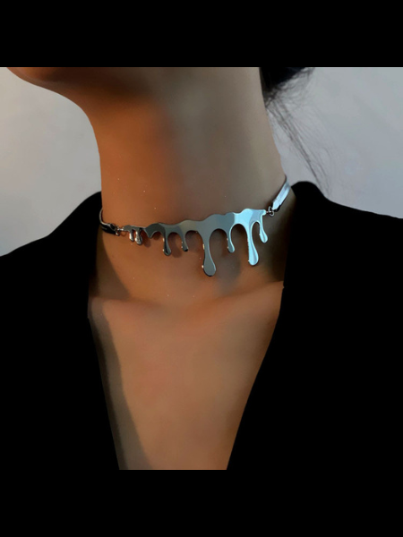 Comment Porter un Collier Ras de Cou Doré: Guide d’Automne